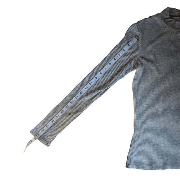 Simons Light Grey Ribbed Turtleneck Women Size Medium - Picture 3 of 8